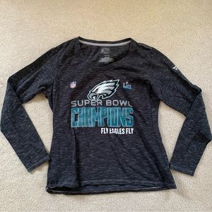 Eagles Super Bowl Champions Grey Long Sleeve Top (Size Medium)